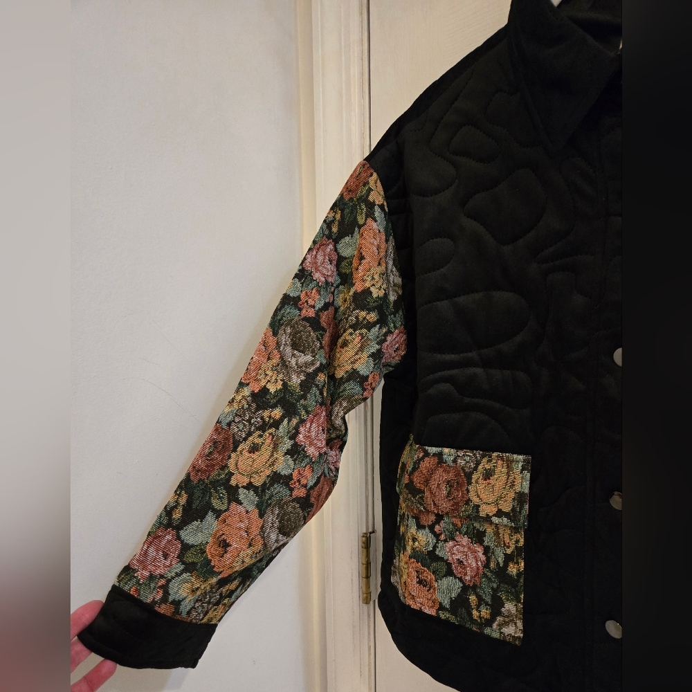 Jodifl NWT Quilted Jacket With Floral Sleeves and Front Pockets Small - Picture 5 of 10
